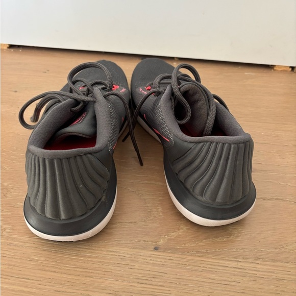 Nike Women’s Cross Training Sneaker - Picture 4 of 7